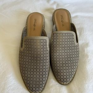 Indigo Rd Shoes Womens 6 M Hersey Slip On Mules Taupe Faux Leather NWOB